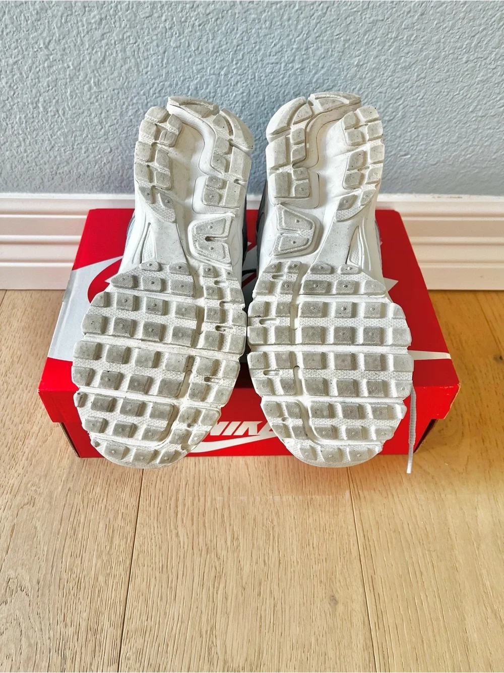 Nike Kids Vomero 5 Light Blue/White Sneakers Size 5.5Y